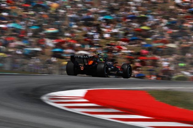 01 NORRIS Lando gbr , McLaren F1 Team MCL40, action during the Formula 1 Barcelona Catalunya Grand Prix 2026, 7th round of the 2026 Formula One World Championship from June 12 to 14, 2026 on the Circuit de Barcelona Catalunya, in Montmelo, Spain Photo Hoch Zwei Montmelo Spain