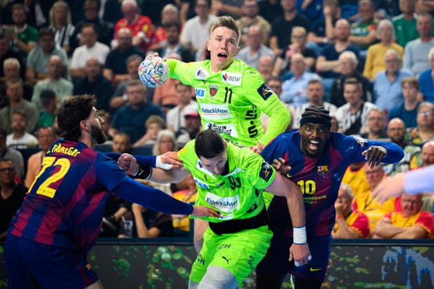 Cologne, Germany Handball EHF CL Final 4 Final Barca Fuechse Berlin v li Ludovic Fabregas Barcelona , Lasse Bredekjaer Andersson Berlin , Mijajlo Marsenic Berlin , Dika Mem Barcelona Cologne Lanxess Arena Nordrhein Westfalen Germany