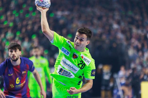 Tim FREIHOEFER Fuechse Berlin, 20 shoots shoots a seven-meter, scores a goal, action, goal throw GER, FC Barcelona Barca vs Fuechse Berlin, handball, TruckScout24 EHF FINAL4 2026, final, season 2025 2026, 14 06 2026, GER, FC Barcelona Barca vs Fuechse Berlin, handball, TruckScout24 EHF FINAL4 2026, final, season 2025 2026, 14 06 2026, Cologne Copyright: xEibnerxPressefoto OliverxSchmidtx EP_OST