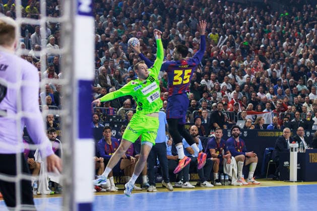 Mathias GIDSEL Fuechse Berlin, 19 in duel against Domen MAKUC FC Barcelona Barca, 35 GER, FC Barcelona Barca vs Fuechse Berlin, Handball, TruckScout24 EHF FINAL4 2026, Final, Season 2025 2026, 14 06 2026, GER, FC Barcelona Barca vs Fuechse Berlin, Handball, TruckScout24 EHF FINAL4 2026, Final, Season 2025 2026, 14 06 2026, Cologne Copyright: xEibnerxPressefoto OliverxSchmidtx EP_OST