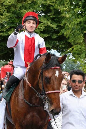 14 06 2026, Koeln, Nordrhein Westfalen, GER Englishman with Enzo Crublet after winning the 191 Union race Galopprennbahn Koeln Weidenpesch Horse, Jockey, Englishman, Crublet, Victory 260614S995KOELN JPG