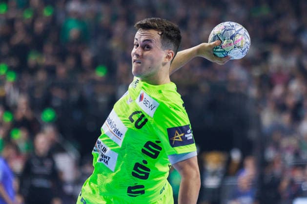 Tim FREIHOEFER Fuechse Berlin, 20 shoots shoots a seven-meter GER, FC Barcelona Barca vs Fuechse Berlin, Handball, TruckScout24 EHF FINAL4 2026, Final, Season 2025 2026, 14 06 2026, GER, FC Barcelona Barca vs Fuechse Berlin, Handball, TruckScout24 EHF FINAL4 2026, Final, Season 2025 2026, 14 06 2026, Cologne Copyright: xEibnerxPressefoto OliverxSchmidtx EP_OST