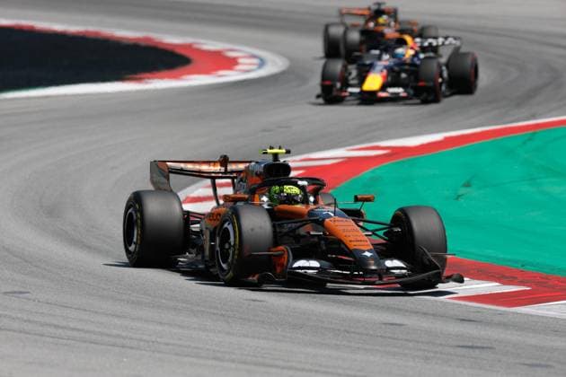 01 NORRIS Lando gbr , McLaren F1 Team MCL40, action during the Formula 1 Barcelona Catalunya Grand Prix 2026, 7th round of the 2026 Formula One World Championship from June 12 to 14, 2026 on the Circuit de Barcelona Catalunya, in Montmelo, Spain Photo Hoch Zwei Montmelo Spain