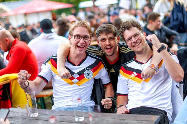 14 06 2026, Cologne, Public Viewing for the FIFA World Cup 2026, international match World Cup Germany Curacao, fans in the beer garden look forward to the game and cheer for the goal the victory of the German national team North Rhine-Westphalia Germany