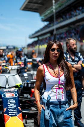 Enjy Kiwan actress, Egypt on the grid, ESP, Formula 1 World Championship, Barcelona Catalunya Grand Prix, Circuit Barcelona Catalunya, race, 2026 season, 14 06 2026 ESP, Formula 1 World Championship, Barcelona Catalunya Grand Prix, Circuit Barcelona Catalunya, race, 2026 season, 14 06 2026 Barcelona Copyright: xEibner-Pressefoto Memmlerx EP_MMR