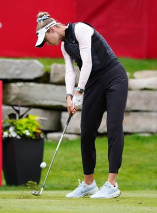 MIDLAND, MI - JUNE 14: LPGA, Golf Damen golfer Nelly Korda plays her tee shot on the 18th hole on June 14, 2026, during the final round of the LPGA Dow Championship at Midland Country Club in Midland, Michigan. (Photo by Brian Spurlock Icon Sportswire) GOLF: JUN 14 LPGA Dow Championship EDITORIAL USE ONLY Icon2606143