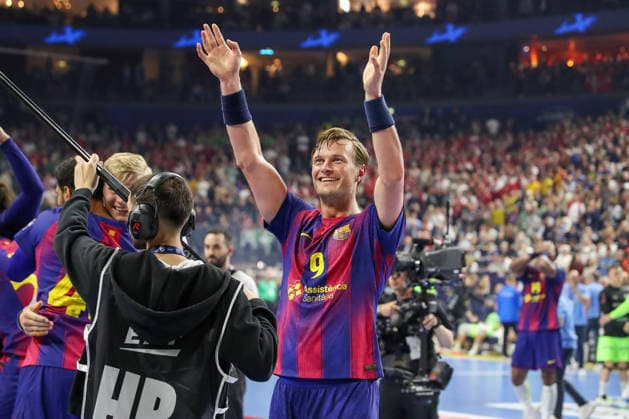 14 06 2026, xgox,Handball, EHF Champions League Final, FC Barcelona Fuechse Berlin v l Jonathan Carlsbogard Barcelona, 9 cheering about the victory, cheering after the end of the game, wins the Champions League Cologne