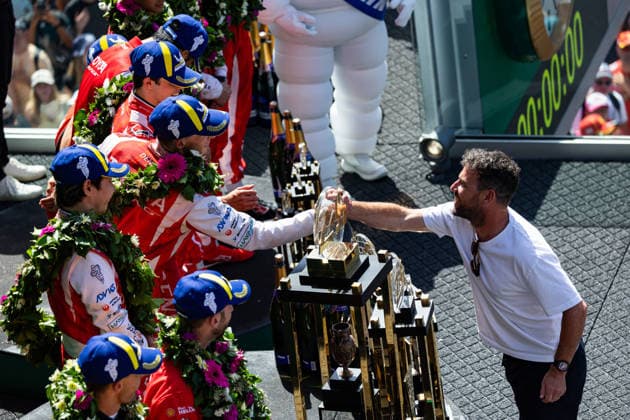 24 HEURES DU MANS 2026 - PODIUM CAVENDISH Mark (gbr), Ex-professional cyclist and Starter of the 24 Hours of Le Mans 2026, portrait 07 CONWAY Mike (gbr), KOBAYASHI Kamui (jpn), DE VRIES Nyck (nld), Toyota Racing, Toyota TR010 Hybrid 07, Hypercar, during the podium of the 24 Hours of Le Mans 2026, 3rd round of the 2026 FIA World Endurance Championship, on June 14, 2026 on the Circuit des 24 Heures du Mans in Le Mans, France -  Copyright: xGERMAINxHAZARDx