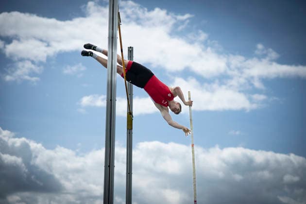 MANNHEIM, GERMANY - JUNE 14, 2026 : Ben Duwenbeck (GER LG Olympia Dortmund) competing in the men’s U20 pole vault during the Juniorengala 2026 at Michael-Hoffmann-Stadion on June 14, 2026 in Mannheim, Germany. Baden-Wuerttemberg Germany Copyright: xAxelxKohringx