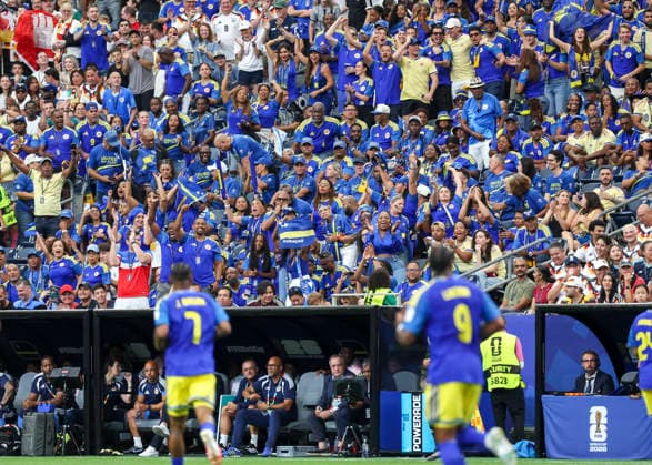 HOUSTON, TX - JUNE 14: Curacao fans cheer after scores a goal in the first half during the FIFA World Cup, WM, Weltmeisterschaft, Fussball 2026 Group E match between Germany and Curacao on June 14, 2026 at Houston Stadium in Houston, Texas. (Photo by Leslie Plaza Johnson Icon Sportswire) SOCCER: JUN 14 FIFA World Cup 26 Group E - Germany vs Curacao EDITORIAL USE ONLY Icon260614018