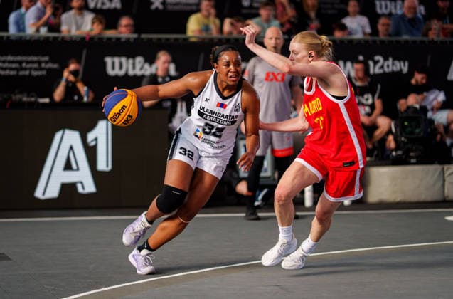 BASKETBALL - FIBA 3x3 World Tour VIENNA,AUSTRIA,14.JUN.26 - BASKETBALL - FIBA 3x3 World Tour. Image shows Amari Robinson (Ulaanbaatar) and Maria Roters (Madrid).  GEPAxpictures xEdgarxEisner