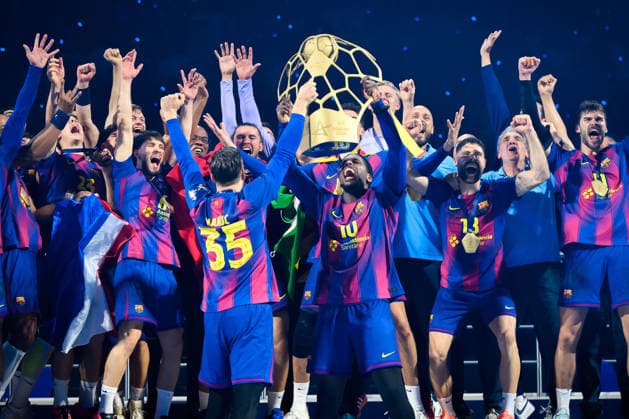 Cologne, Germany Handball EHF CL Final 4 Final Barca Fuechse Berlin Domen Makuc Barcelona , Dika Mem Barcelona hold up the trophy, final cheer Final cheer Emotion Joy Cologne Lanxess Arena North Rhine-Westphalia Germany