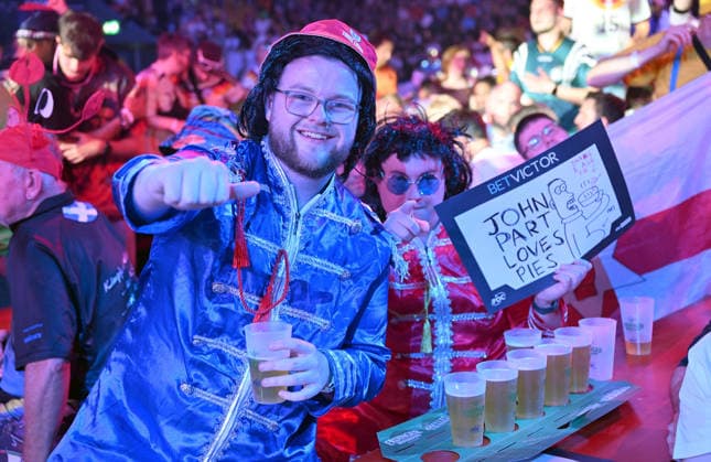 14 06 2026, xhbx, Dart World Cup of Darts 2026, v l Dart Fans, Spectators, Mood, Disguise, Costumes, Shield 180 DFL DFB REGULATIONS PROHIBIT ANY USE OF PHOTOGRAPHS as IMAGE SEQUENCES and or QUASI VIDEO Frankfurt
