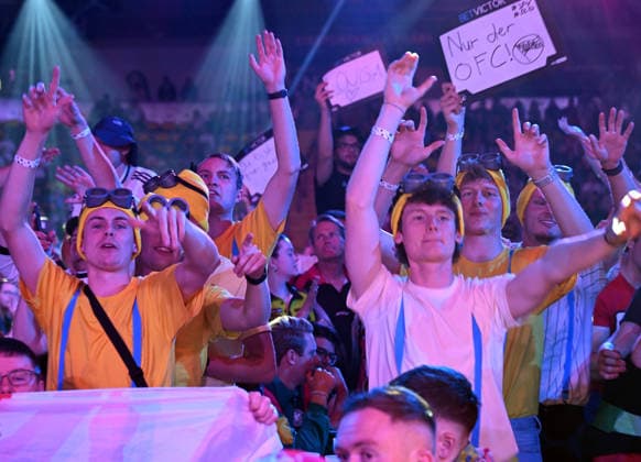 14 06 2026, xhbx, Dart World Cup of Darts 2026, v l Dart Fans, Spectators, Mood, Disguise, Costumes, Shield 180 DFL DFB REGULATIONS PROHIBIT ANY USE OF PHOTOGRAPHS as IMAGE SEQUENCES and or QUASI VIDEO Frankfurt