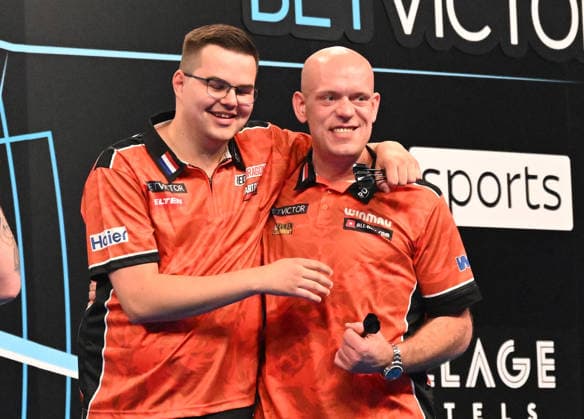 14 06 2026, xhbx, Dart World Cup of Darts 2026, v l Gian van Veen Netherlands , Michael van Gerwen Netherlands cheers after the end of the match DFL DFB REGULATIONS PROHIBIT ANY USE OF PHOTOGRAPHS as IMAGE SEQUENCES and or QUASI VIDEO Frankfurt