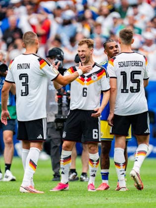 FIFA World Cup 2026, Group E, Match 1, Germany vs Curacao, 14 06 2026 at NRG Stadium in Houston, Texas Joshua Kimmich, Waldemar Anton and Nico Schlotterbeck cheer after the final whistle Copyright: xBahhoxKarax