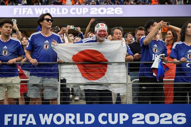 A general view of Japan fans in the stands Netherlands v Japan, 2026 FIFA World Cup, WM, Weltmeisterschaft, Fussball Group F, Football, Dallas Stadium, Arlington, Texas, USA - 14 Jun 2026Arlington Dallas Stadium Texas (TX) United States of America EDITORIAL USE ONLY No use with unauthorised audio, video, data, fixture lists, club league logos or live services. Online in-match use limited to 120 images, no video emulation. No use in betting, games or single club league player publications.  Copyright: xIsmaelxAdnan Shutterstockx 16927680ak