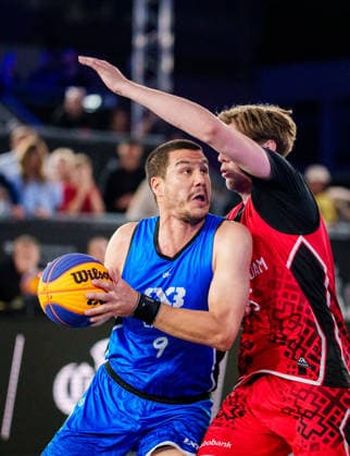BASKETBALL - FIBA 3x3 World Tour VIENNA,AUSTRIA,14.JUN.26 - BASKETBALL - FIBA 3x3 World Tour. Image shows Mihailo Vasic (SRB) and Adriaan Van Tilborg (NED).  GEPAxpictures xEdgarxEisner