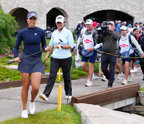MIDLAND, MI - JUNE 14: PGA, Golf Herren golfers Yana Wilson in navy blue and Gina Kim walk to the 18th green on June 14, 2026, during the final round of the LPGA, Golf Damen Dow Championship at Midland Country Club in Midland, Michigan. (Photo by Brian Spurlock Icon Sportswire) GOLF: JUN 14 LPGA Dow Championship EDITORIAL USE ONLY Icon26061498