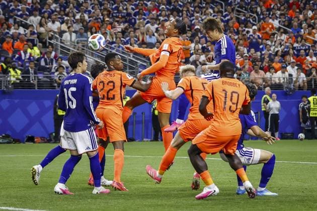 ARLINGTON - (lr) Daichi Kamada of Japan scoring the 2-2, Denzel Dumfries of the Netherlands, Virgil van Dijk of the Netherlands, Micky van de Ven of the Netherlands, Brian Brobbey of the Netherlands and Koki Ogawa of Japan during the 2026 FIFA World Cup, WM, Weltmeisterschaft, Fussball Group F match between the Netherlands and Japan at Dallas Stadium on June 14, 2026 in Arlington, United States. ROBIN VAN LONKHUIJSEN ANP FIFA World Cup 2026 2026 xVIxANPxSportx xxANPxIVx 561027216 originalFilename: 561027216.jpg