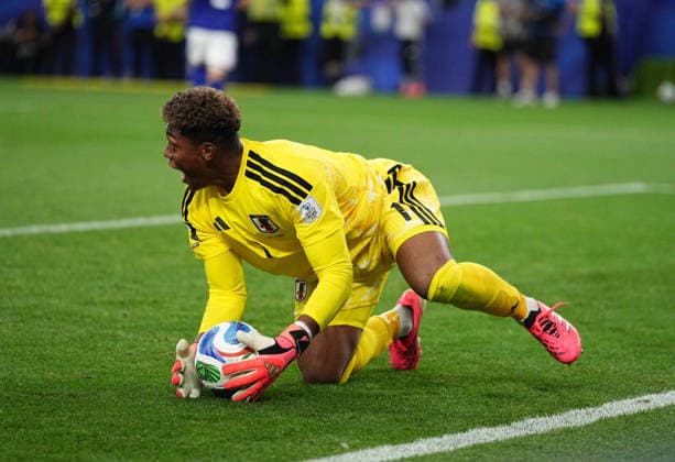 Zion Suzuki Japan controls the ball during Netherlands and Japan, Group F FIFA World Cup 2026, Dallas Stadium, Arlington, United States on June 14, 2026 Thor Wegner DeFodi Images Photo by DeFodi Images