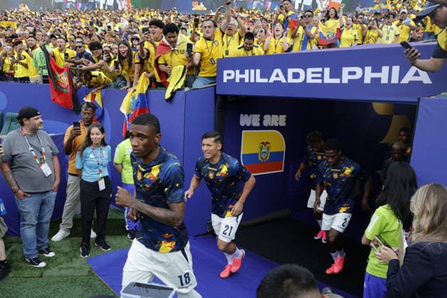 FIFA World Cup, WM, Weltmeisterschaft, Fussball 2026 - Group E - Ivory Coast vs Ecuador Players of Ecuador enter the pitch to warm up ahead of the FIFA World Cup 2026 group stage match Ivory Coast against Ecuador, in Philadelphia, Pennsylvania, USA, 14 June 2026. PHILADELPHIA United States  Copyright: xSHAWNxTHEWx