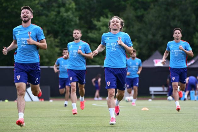 Alexandria, USA, 140626. Croatian players Petar Sucic and Luka Modric during the training session of the Croatian football national team, Nationalteam in the base camp at Episcopal Highschool during the FIFA World Cup, WM, Weltmeisterschaft, Fussball Photo: Boris Kovacev CROPIX Copyright: xxBorisxKovacevx xCROPIXx croatia_training02-140626