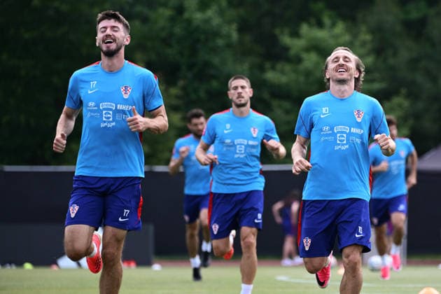 Alexandria, USA, 140626. Croatian players Petar Sucic and Luka Modric during the training session of the Croatian football national team, Nationalteam in the base camp at Episcopal Highschool during the FIFA World Cup, WM, Weltmeisterschaft, Fussball Photo: Boris Kovacev CROPIX Copyright: xxBorisxKovacevx xCROPIXx croatia_training03-140626