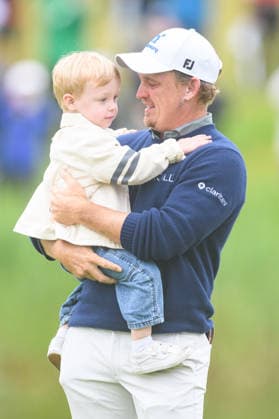 CALEDON, ON - JUNE 14: Bud Cauley of the United States celebrates the win with his child on the 18th green during the final round of the RBC Canadian Open 2026 at TPC Toronto at Osprey Valley North Course on June 14, 2026 in Caledon, Ontario. (Photo by Julian Avram Icon Sportswire) GOLF: JUN 14 PGA, Golf Herren RBC Canadian Open EDITORIAL USE ONLY Icon2606140042