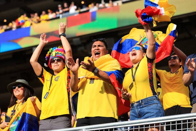 Fußball FIFA-Weltmeisterschaft Gruppe E Elfenbeinküste gegen Ecuador 14. Juni 2026 FIFA-Weltmeisterschaft Gruppe E Elfenbeinküste gegen Ecuador Ecuador-Fans Foto Simon Stacpoole Abseits Philadelphia USA  Copyright: xSimonxStacpoolexOffside