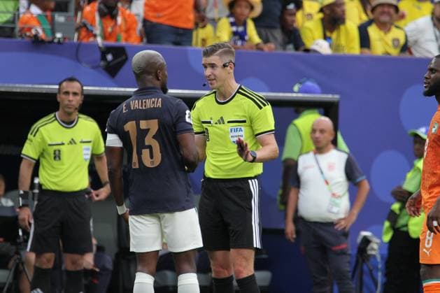 RECORD DATE NOT STATED Ivory Coast vs Ecuador FIFA World Cup, WM, Weltmeisterschaft, Fussball 2026. (SPO) Ivory Coast vs Ecuador FIFA World Cup 2026. June 14, 2026, Philadelphia, USA: Velencia 13 of Ecuador being warned by the referee to calm down during soccer match between Ivory Coast and Ecuador in Group E during FIFA World Cup 2026 at Philadelphia stadium. Credit: Niyi Fote Thenews2(Foto: Niyi Fote Thenews2 imago images) SPO  Copyright: xNiyixFotex