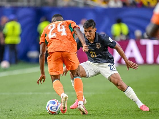 Bazoumana Toure Ivory Coast and Alan Franco Ecuador battle for the ball during the FIFA World Cup 2026 Group E match between Cote D Ivoire and Ecuador at Philadelphia Stadium on June 14, 2026 in Philadelphia, United States Photo by Harry Langer DeFodi Images