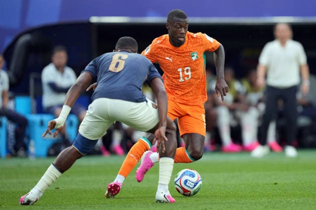 SOCCER - FIFA World Cup, WM, Weltmeisterschaft, Fussball - Group E - Ivory Coast vs. Ecuador Photo by IPA ABACAPRESS.COM85698604 - Nicolas Pépé of Ivory Coast in action against Willian Pacho of Ecuador during the Group E match between Ivory Coast and Ecuador at the FIFA World Cup in Philadelphia, USA, on June 14, 2026 Philadelphia  Copyright: xIPAxSport ABACAx