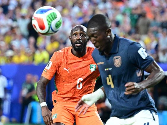 Ivory Coast v Ecuador - FIFA World Cup, WM, Weltmeisterschaft, Fussball 2026 - Group E PHILADELPHIA, UNITED STATES - JUNE 14: Seko Fofana (6) of Ivory Coast in action against Joel Ordonez (4) of Ecuador during the 2026 FIFA World Cup First Stage Group E match between Ivory Coast and Ecuador at Lincoln Financial Field (Philadelphia Stadium) in Philadelphia, Pennsylvania, United States on June 14, 2026. Abdulhamid Hosbas Anadolu Pennsylvania United States. Editorial use only. Please get in touch for any other usage.  Copyright: x2026xAnadoluxAbdulhamidxHosbasx