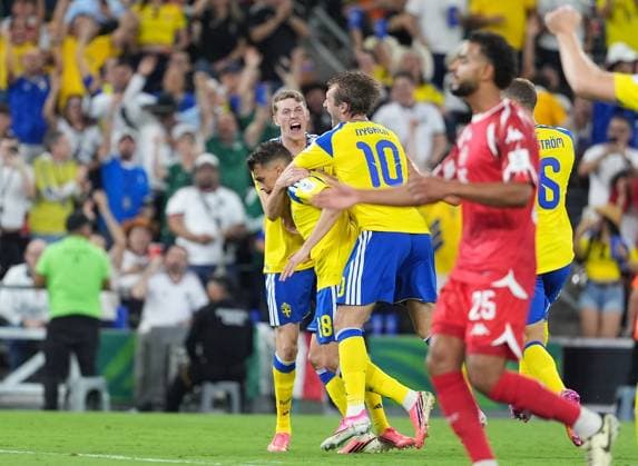 Sweden v Tunisia - FIFA World Cup, WM, Weltmeisterschaft, Fussball 2026 - Group F MONTERREY, MEXICO - JUNE 14: Yasin Ayari (18) of Sweden celebrates with his teammates after scoring a goal during the 2026 FIFA World Cup First Stage Group F match between Sweden and Tunisia at Estadio BBVA (Monterrey Stadium) in Monterrey, Mexico on June 14, 2026. Juancho Torres Anadolu Monterrey Mexico. Editorial use only. Please get in touch for any other usage.  Copyright: x2026xAnadoluxJuanchoxTorresx