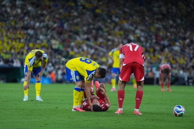 Sweden v Tunisia - FIFA World Cup, WM, Weltmeisterschaft, Fussball 2026 - Group F MONTERREY, MEXICO - JUNE 14: Rekik of Tunisia lies on the ground after an injury during the 2026 FIFA World Cup First Stage Group F match between Sweden and Tunisia at Estadio BBVA (Monterrey Stadium) in Monterrey, Mexico on June 14, 2026. Juancho Torres Anadolu Monterrey Mexico. Editorial use only. Please get in touch for any other usage.  Copyright: x2026xAnadoluxJuanchoxTorresx