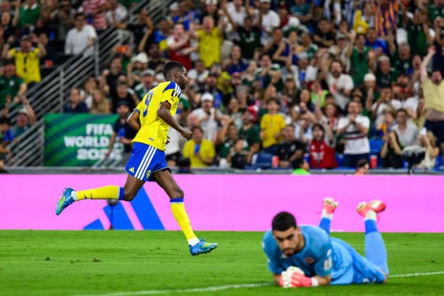 260614 Alexander Isak of Sweden celebrates after scoring 2 0 as goalkeeper Mouhib Chamakh of Tunisia looks dejected during the FIFA World Cup 2026 football match between Sweden and Tunisia on June 14, 2026 in Monterrey Photo Joel Marklund BILDBYRAN kod JM PA1234 bbeng fotboll football soccer fotball vm fotbolls vm fotball vm fotbolls vm 2026 fifa world cup 2026 sverige sweden sverige a tunisien tunisia jubel depp  Copyright: JOELxMARKLUND BB260614JM136
