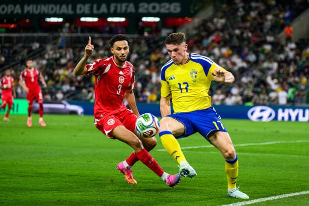 260614 Montassar Talbi of Tunisia and Viktor Gyökeres of Sweden during the FIFA World Cup 2026 football match between Sweden and Tunisia on June 14, 2026 in Monterrey Photo Joel Marklund BILDBYRAN code JM PA1234 bbeng fotboll football soccer fotball vm fotbolls vm fotballs vm fotbolls vm 2026 fifa world cup 2026 sverige sweden sverige a tunisien tunisia  Copyright: JOELxMARKLUND BB260614JM152