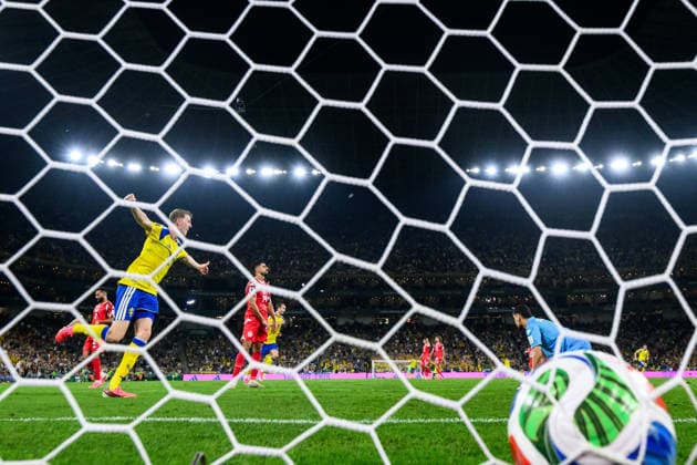 260614 Alexander Bernhardsson of Sweden after 2 0 scored by Alexander Isak not pictured during the FIFA World Cup 2026 football match between Sweden and Tunisia on June 14, 2026 in Monterrey Photo Joel Marklund BILDBYRAN kod JM PA1234 bbeng fotboll football soccer fotball vm fotbolls vm fotballs vm fotbolls vm 2026 fifa world cup 2026 sverige sweden sverige a tunisien tunisia jubel  Copyright: JOELxMARKLUND BB260614JM159