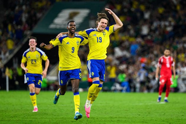 260614 Alexander Isak and Mattias Svanberg of Sweden celebrate after 4 1 during the FIFA World Cup 2026 football match between Sweden and Tunisia on June 14, 2026 in Monterrey Photo Joel Marklund BILDBYRAN kod JM PA1234 bbeng fotboll football soccer fotball vm fotbolls vm fotballs vm fotbolls vm 2026 fifa world cup 2026 sverige sweden sverige a tunisien tunisia jubel  Copyright: JOELxMARKLUND BB260614JM191