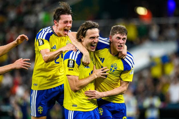 260614 Elliot Stroud, Mattias Svanberg and Alexander Bernhardsson of Sweden celebrate after 4 1 during the FIFA World Cup 2026 football match between Sweden and Tunisia on June 14, 2026 in Monterrey Photo Joel Marklund BILDBYRAN kod JM PA1234 bbeng fotboll football soccer fotball vm fotbolls vm fotball vm fotbolls vm 2026 fifa world cup 2026 sverige sweden sverige a tunisien tunisia jubel  Copyright: JOELxMARKLUND BB260614JM193