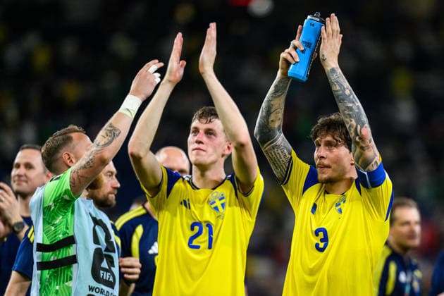 260614 Alexander Bernhardsson and Victor Nilsson Lindelöf of Sweden celebrate after the FIFA World Cup 2026 football match between Sweden and Tunisia on June 14, 2026 in Monterrey Photo Joel Marklund BILDBYRAN kod JM PA1234 bbeng fotboll football soccer fotball vm fotbolls vm fotballs vm fotbolls vm 2026 fifa world cup 2026 sverige sweden sverige a tunisien tunisia jubel  Copyright: JOELxMARKLUND BB260614JM209