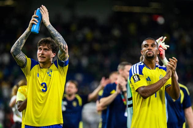 260614 Victor Nilsson Lindelöf and Isak Hien of Sweden celebrate after the FIFA World Cup 2026 football match between Sweden and Tunisia on June 14, 2026 in Monterrey Photo Joel Marklund BILDBYRAN kod JM PA1234 bbeng fotboll football soccer fotball vm fotbolls vm fotballs vm fotbolls vm 2026 fifa world cup 2026 sverige sweden sverige a tunisien tunisia jubel  Copyright: JOELxMARKLUND BB260614JM210