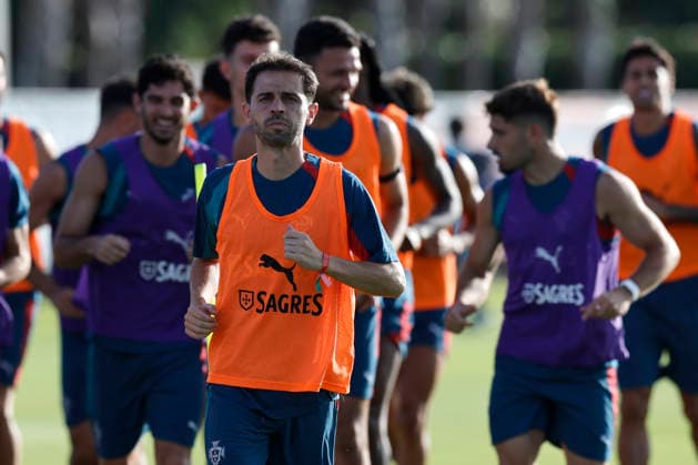 Bernardo Silva (L) of Portugal trains in Palm Beach, Florida, USA, 13 June 2026. Portugal national team, Nationalteam training !ACHTUNG: NUR REDAKTIONELLE NUTZUNG!  Copyright: xAlbertoxEstÃ vezx GR7177 0859068038st