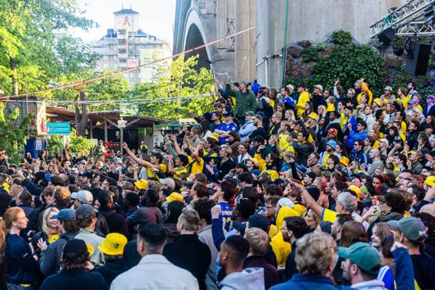260614 Fans of Sweden follows the FIFA World Cup between Sweden and Tunisia at a big screen on June 15, 2026 at Trädgarden in Stockholm Photo Caisa Rasmussen BILDBYRAN COP 353 CR0052 fotboll football soccer fotball fifa world cup 2026 sweden tunisia stockholm bbeng publik  Copyright: CAISAxRASMUSSEN BB260614CR022