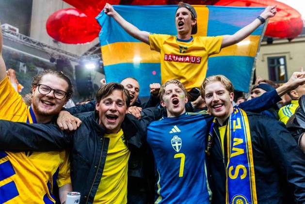 260614 Fans of Sweden follows the FIFA World Cup, WM, Weltmeisterschaft, Fussball between Sweden and Tunisia at a big screen on June 15, 2026 at Trädgarden in Stockholm. Photo: Caisa Rasmussen BILDBYRAN COP 353 CR0052 fotboll football soccer fotball fifa world cup 2026 sweden - tunisia stockholm bbeng publik *** 260614 Fans of Sweden follows the FIFA World Cup between Sweden and Tunisia at a big screen on June 15, 2026 at Trädgarden in Stockholm Photo Caisa Rasmussen BILDBYRAN COP 353 CR0052 fotboll football soccer fotball fifa world cup 2026 sweden tunisia stockholm bbeng publik  Copyright: CAISAxRASMUSSEN BB260614CR030