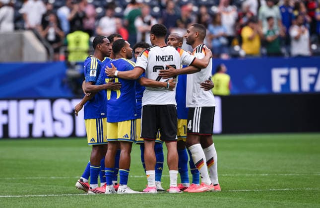 Football FIFA World Cup 2026 Preliminary Round Group E in Houston Germany Curacao 14 06 2026 A group of players gather in the center circle after the match and pray together Joshua Brenet Curacao , Gervane Kastaneer Curacao , Felix Nmecha Germany and Jonathan Tah v li Germany
