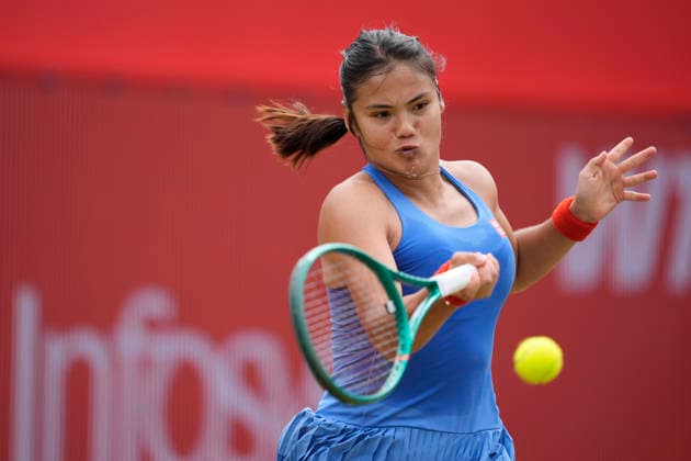HSBC Championships - Day Seven Emma Raducanu of Great Britain competes during the final match at The HSBC Championships 2026 Women s tennis tournament at The Queen s Club in London, England, on June 14, 2026. London Greater London United Kingdom  Copyright: xOwenxHammondx originalFilename:hammond-thehsbcc260614_npZvA.jpg