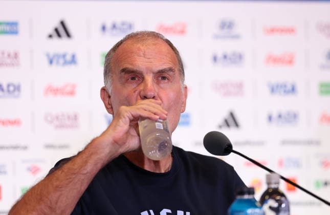 (260615) -- MIAMI, June 15, 2026 -- Marcelo Bielsa, head coach of Uruguay attends a press conference, PK, Pressekonferenz ahead of Group H match between Saudi Arabia and Uruguay at the FIFA World Cup, WM, Weltmeisterschaft, Fussball 2026 at Miami Stadium, Miami, the United States, June 14, 2026. ) (SP)U.S.-MIAMI-FOOTBALL-FIFA WORLD CUP-PRESS CONFERENCE-URUGUAY ZhangxChen 