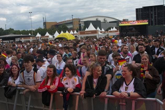 Public View Of German Vs Curacao In Oberhausen Thousands of German football fans gather in front of Rudolf Weber Arena for the public viewing of the 2026 World Cup opening game between Germany and Curacao in Oberhausen, Germany, on June 14, 2026. Oberhausen Germany  Copyright: xYingxTangx originalFilename:tang-wmgerman260520_npi8f.jpg